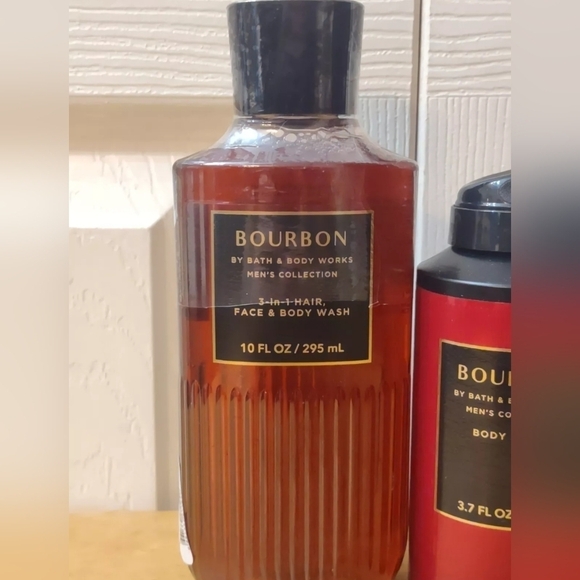 New 2 pc Bath & Body Works Men's Bourbon 3 in 1 Body Wash and Body Spray - Picture 3 of 3